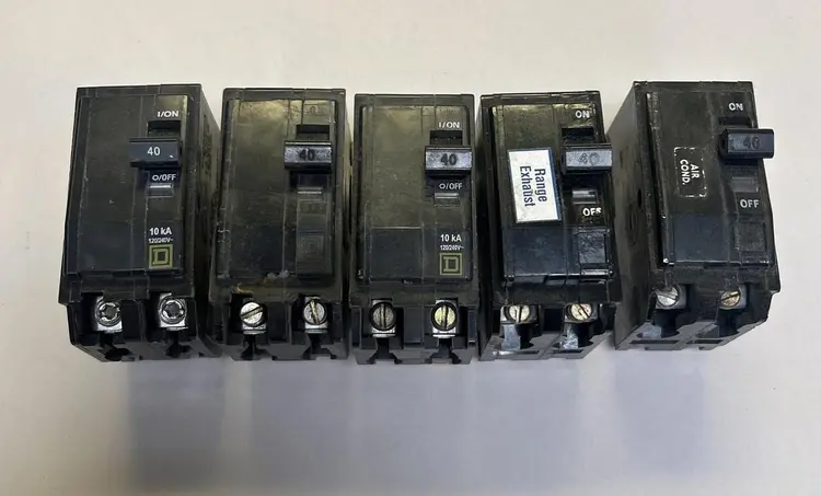 Used SQUARE D Q0240 Miscellaneous Equipment (Electrical & Power) | Surplus Asset Holdings #1196704