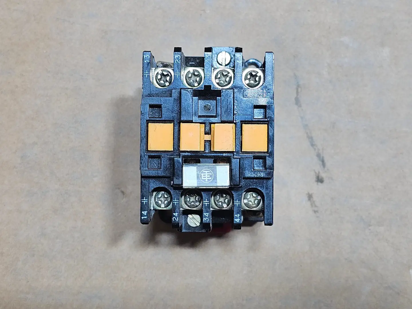 Used TELEMECANIQUE CA2-DN140 Switchgears British Columbia CA | Lenmark #1438528