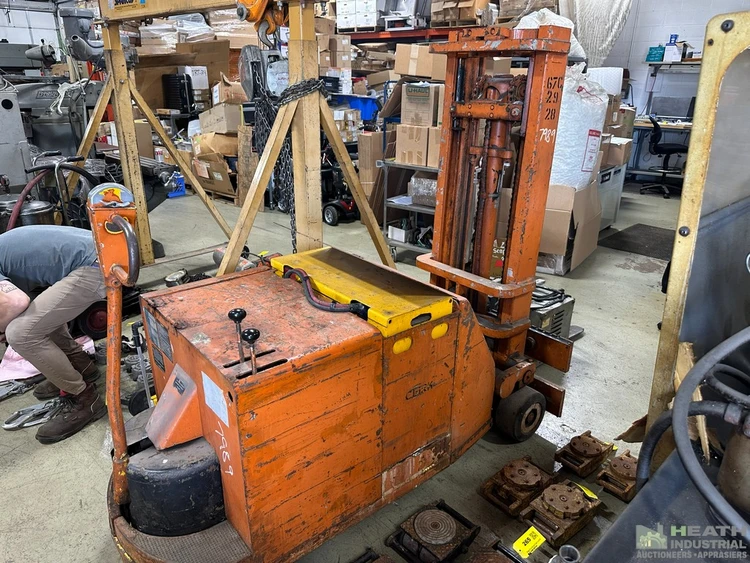 Used _UNKNOWN_ CLARK POWRWORKER ST40 ELECTRIC PALLET JACK 4000 CAP 2 STAGE WITH TILT, C & D AUTO REG CHARGER AR6A Pallet Stackers Illinois US | Heath Industrial Auction Services #1549904