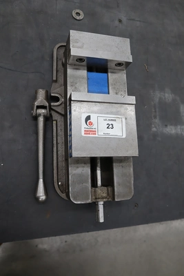 Used KURT WORKHOLDING SOLUTIONS D-675 Vises Minnesota US | Machinesused.com #1505738