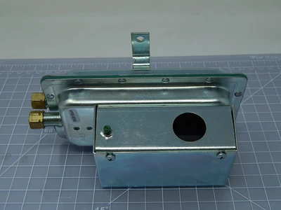 New | in-Stock CLEVELAND CONTROLS _UNKNOWN_ Pressure Switches | OCO Industrial #1694438