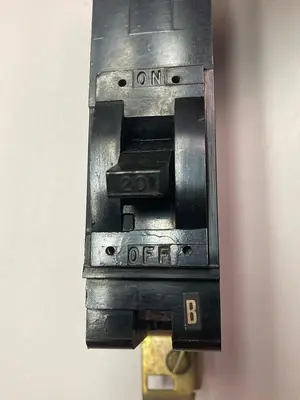 Used SQUARE D FY-14020-B Circuit Breakers | Surplus Asset Holdings #1189492
