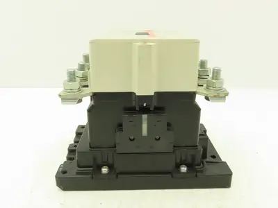 Fuji SC-N8 (180) Motor Starter Contactor 3-Pole 150Hp 180A 600V 120V Coil AC/DC