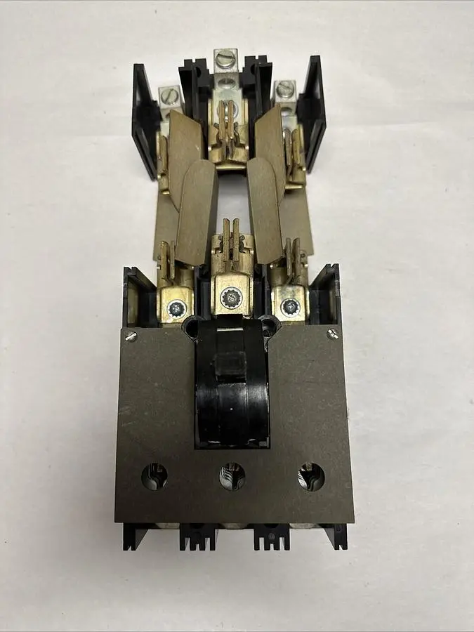 Used ARROW HART FQV SWITCH Miscellaneous Equipment (Electrical & Power) Ohio US | Surplus Asset Holdings #1242541