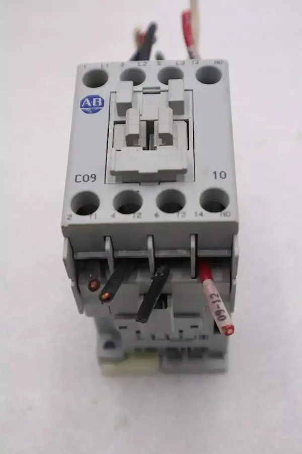 ALLEN BRADLEY 100-C09*10 SER A CONTACTOR AB STOCK K-447-A