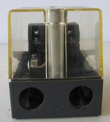 Klockner Moeller 20 Amp Industrial Contactor DIL 00-40-NA  3 Pole 20A 115V Coil