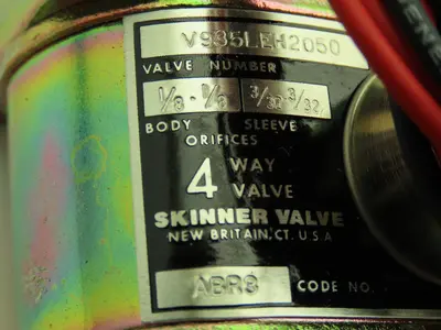 Honeywell Skinner V935LEH2050 Solenoid Valve 4-Way NO/NC 50PSI 120V 1/4" NPT