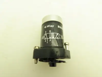 Clippard R441 Minimatic 4-Way Valve Air Pneumatic Lot of 2
