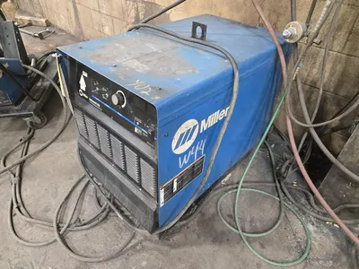 Miller Deltaweld 652 Welder w/ 70 Series Wire Feeder (LOCATION: Batavia, OH)