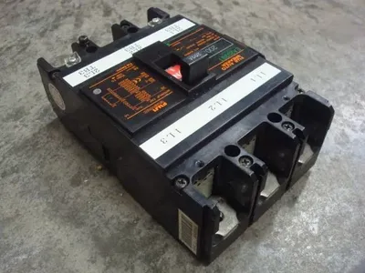 Fuji Electric EA203BT Auto Breaker 200 Amps BT3GEB-200 Used