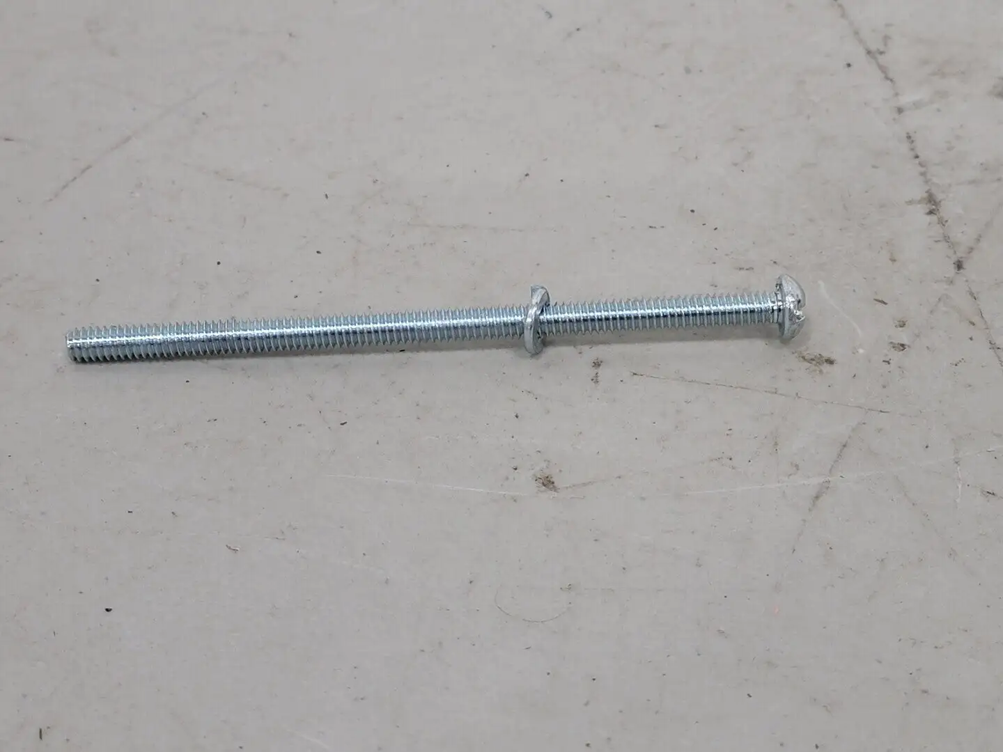 1/4"-20 x 5" Flat Head Machine Screw (Box of 100)
