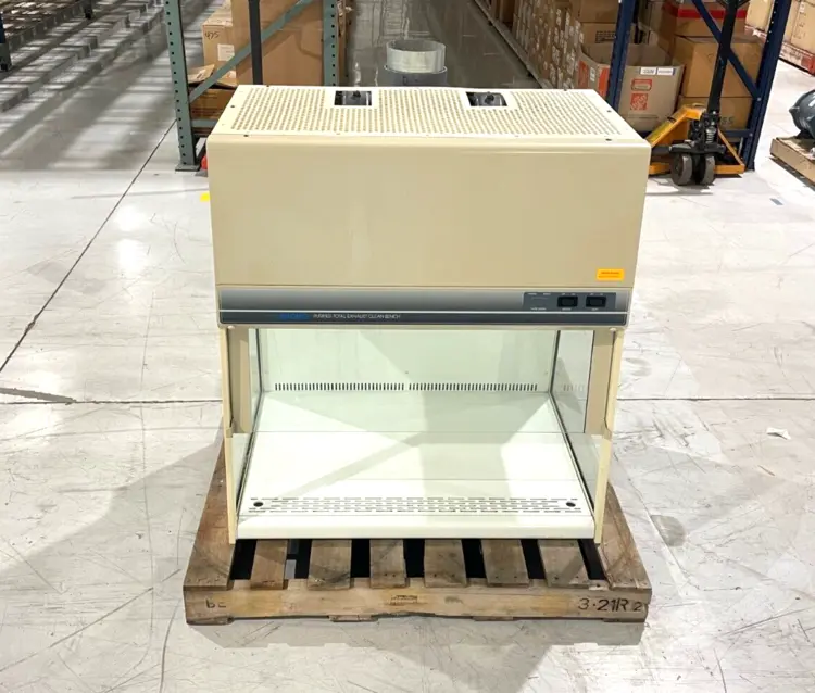 Used Labconco Purifier Vertical Clean Bench, HEPA Laminar Flow Hoods Michigan US | Maverick Industrial Sales #1489271