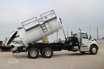 New | in-Stock 2027 PETERBILT 548 Vacuum Truck Texas US | Roll Off Truck World #1492009
