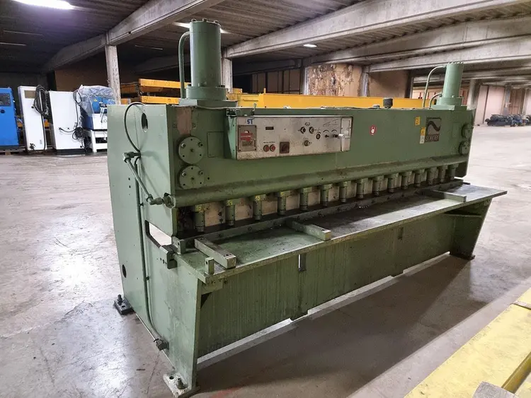 Used SOENEN 3100 X 4 MM Sheet Metal Shears | Apt International N.V #365114