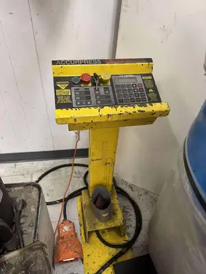 1996 ACCURPRESS 71008 Press Brakes | Used Fab Machines (3)