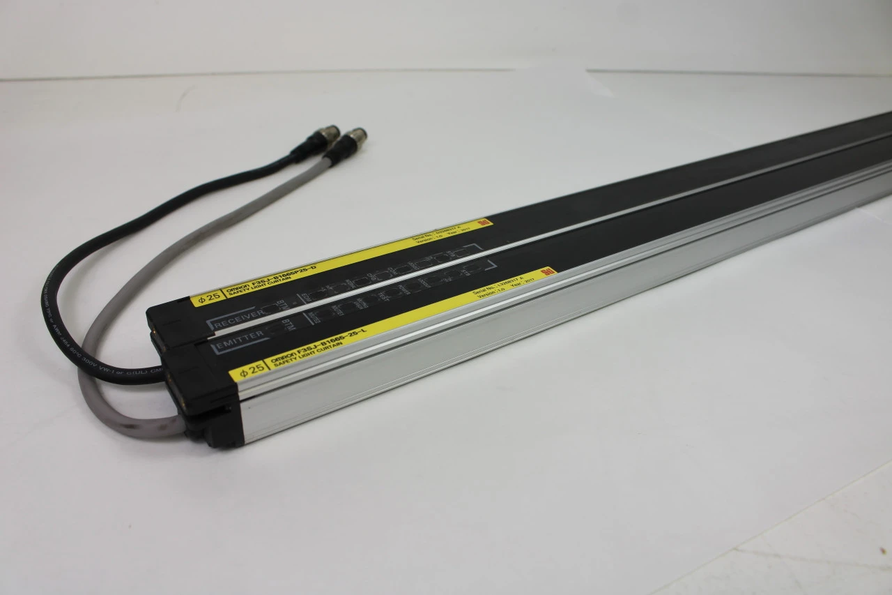 Omron F3SJ-B1665P25 Emitter & Receiver Safety Light Curtain Set 1665mm