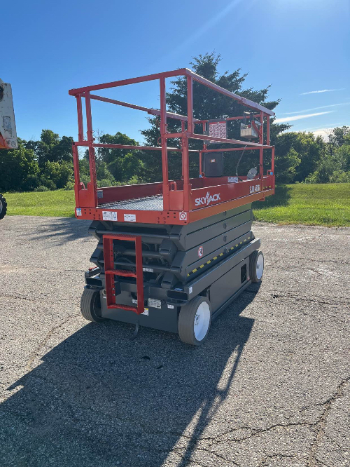 Used 2016 Skyjack SJ4626 Scissor Lifters Wisconsin US | Stack Equipment #1271283