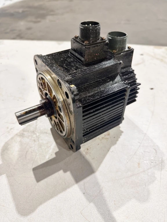 HAAS / YASKAWA SGMG-05A2AB X-AXIS SERVO MOTO