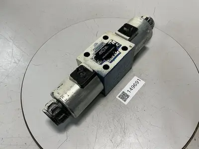 USED REXROTH 4WE10E33/CG24N9K4
