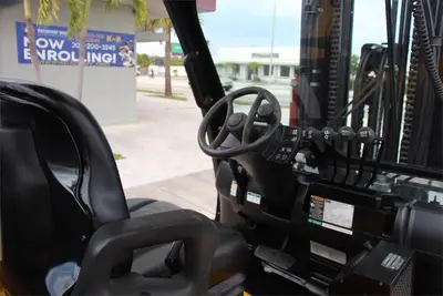 Used 2017 YALE GLP120VX Internal Combustion Forklifts: Pneumatic Tire Florida US | Truck and Van Outlet #1509244