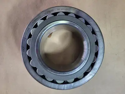 NEW SKF 23220 CC/W33