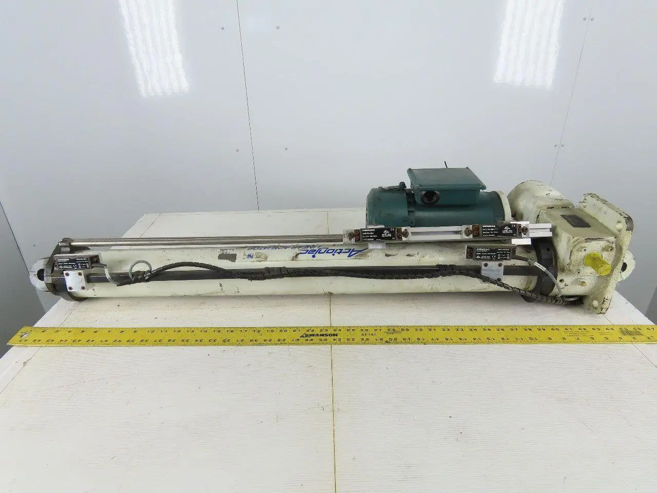Nook 10932-01-00 Actionjac 24" Stroke 1Hp 208-230/460V 3Ph Electric Cylinder
