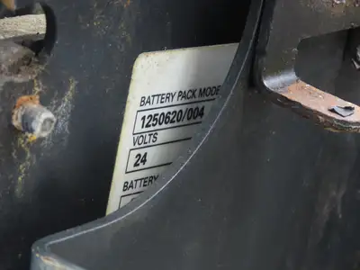 Toyota 1250620/004 Four Battery Charging Tower Off 8HBW23 Pallet Jack READ