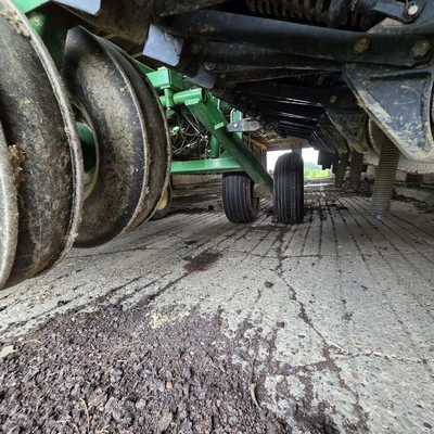 JOHN DEERE 455 Grain Drill | Iron Listing (40)