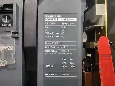 USED SQUARE D NW32H1