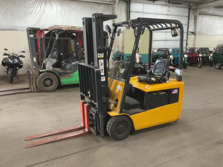 Used CATERPILLAR EP16KT 3-Wheel Sit down Electric Counterbalance Forklifts Michigan US | Miedema Asset Management Group #1760317