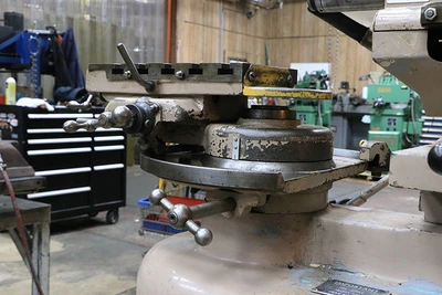 USED 1990 O.K. Tool R6, NEW 1990, WITH WORKHEAD,