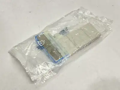 NEW SMC PNEUMATIC SOLENOID VALVE 5-PORT 24VDC