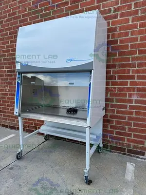 USED LABCONCO LOGIC PLUS SERIES BIOSAFETY CABINET 4 FT CLASS II TYPE A2