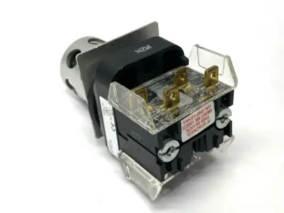 USED ALLEN-BRADLEY 800T-QAH24GA2