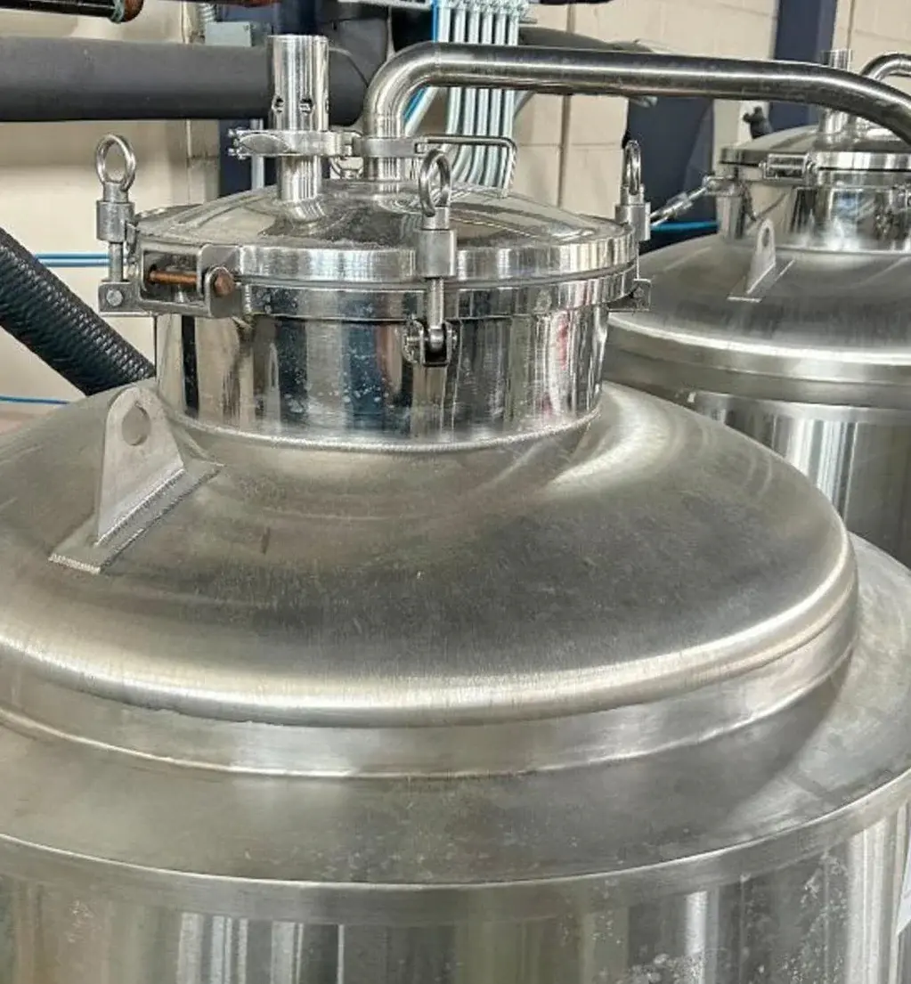 4bbl Glycol Jacketed, insulated, brite tanks/serving tanks