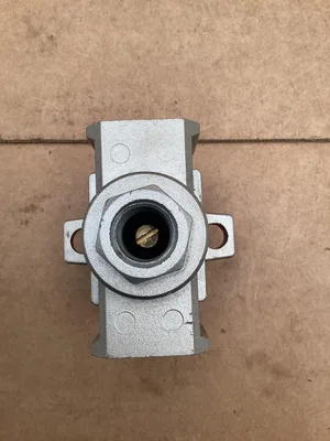 SMC NVHS4500 3 Way Valve N03-X116 Lock Out Style