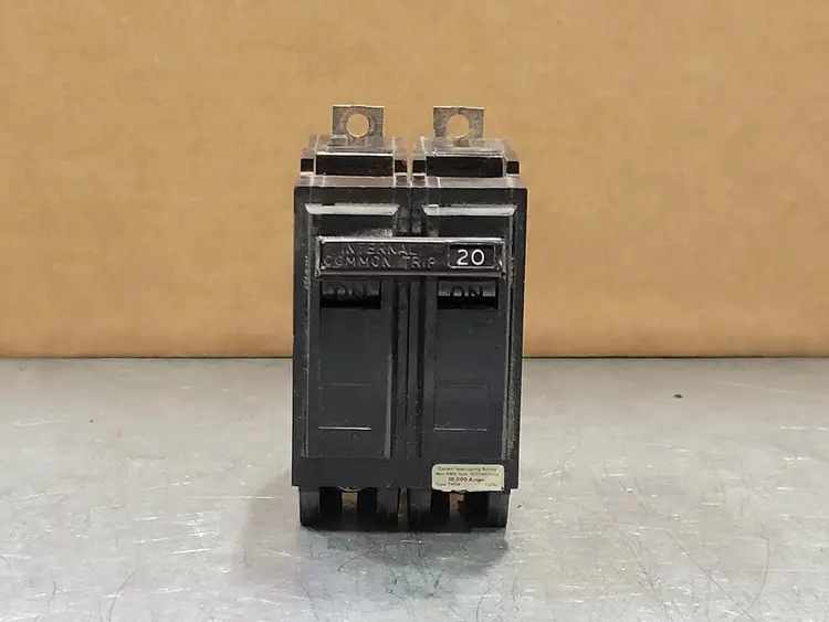 Used GENERAL ELECTRIC THQB220 Switchgears British Columbia CA | Lenmark #243314
