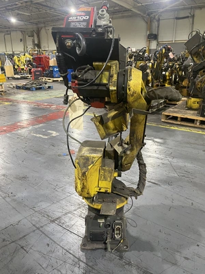 USED FANUC ArcMate 100iC/6L + R-30iB