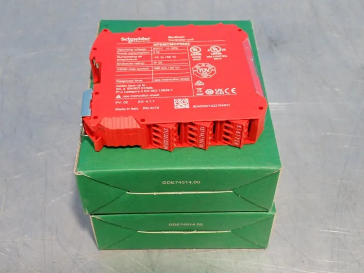 Used SCHNEIDER ELECTRIC XPSMCMCP0802 Programmable Logic Controllers Ohio US | HGR 24 #1006751