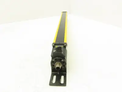 Allen Bradley 440L-R4J0480YD Light Curtain Guardmaster Receiver Only Ser A Rev B