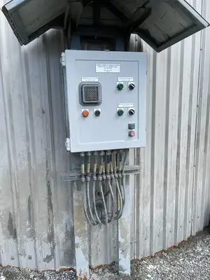 500 Ton Cement silo w/ 2 blowers and auger