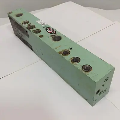 USED PARKER MANIFOLD712