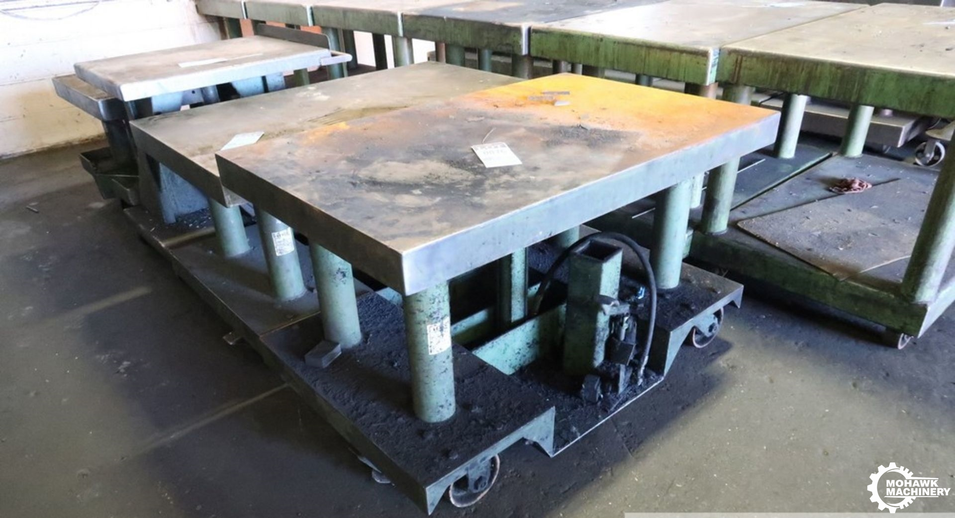 5000 LB WESCO LEXCO "HT-3045-16" FOOT-OPERATED PORTABLE HYDRAULIC LIFT TABLE w/30” X 48” TABLE - STABILIZERS