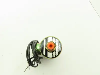 Honeywell Skinner V5D30090 Solenoid Valve 3-Way NC 120V 75 PSI 1/8" NPT