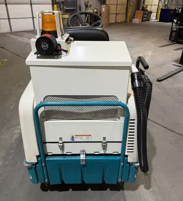 Used 2017 Tennant 6100 Sweepers New York US | United Lift #1445349