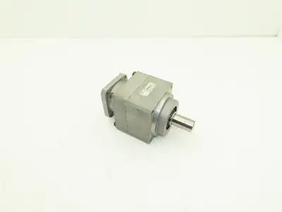Sakanishiseiki EIG075-0090 Planetary Gear Reducer 9:1 Ratio Servo Motor