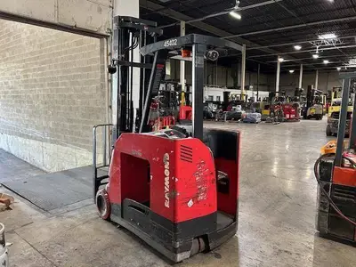 Used 2017 RAYMOND 425C50TT 3-Wheel Stand up Electric Counterbalance Forklifts Illinois US | Somerset Equipment Sales #1546260