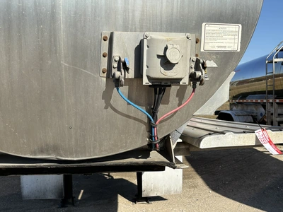 Used 2017 WALKER MILK TANKER TRAILER Liquid Supply Trailers Michigan US | Miedema Asset Management Group #1709493