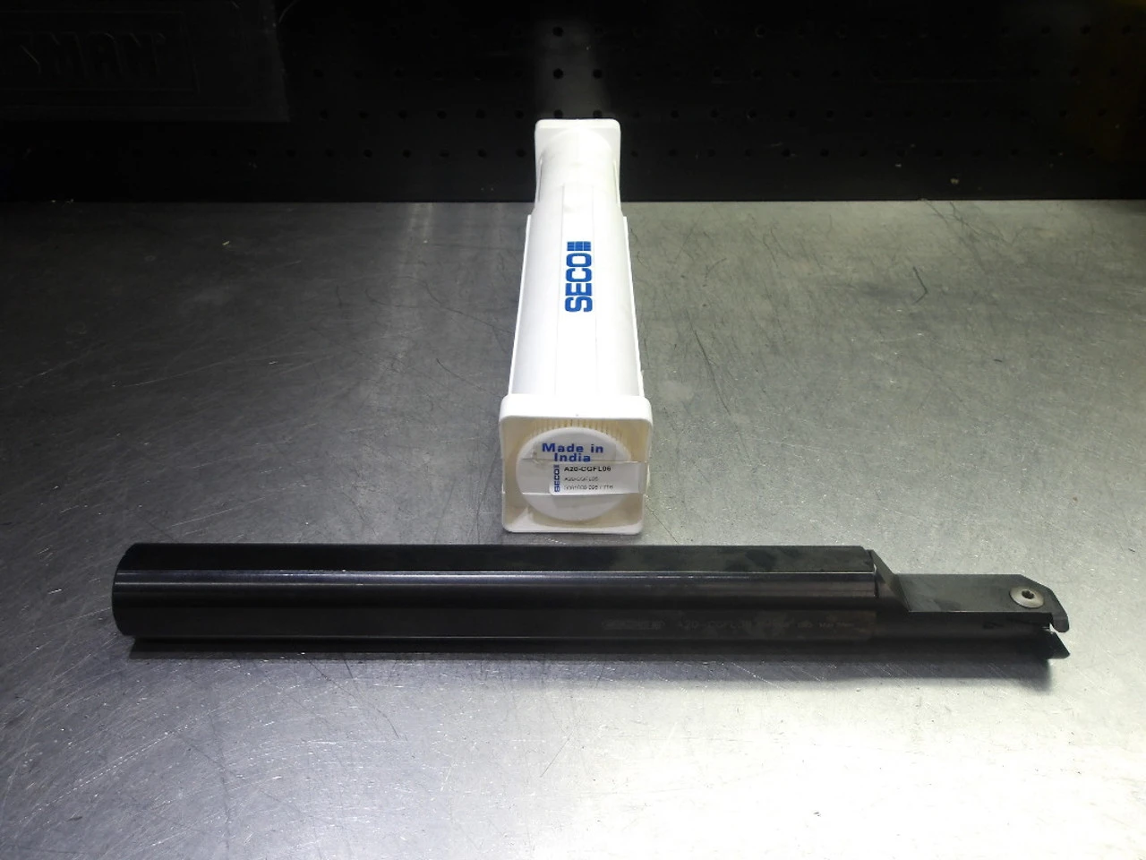 SECO .236" Coolant Thru Grooving Boring Bar 1.25" Shank A20-CGFL06 (LOC2168B)