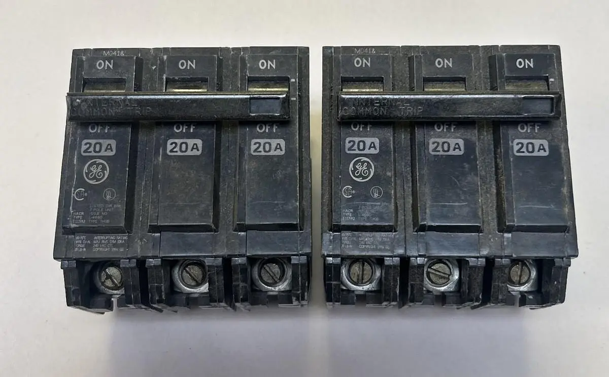 Used GE THQB320 Miscellaneous Equipment (Electrical & Power) | Surplus Asset Holdings #1200237